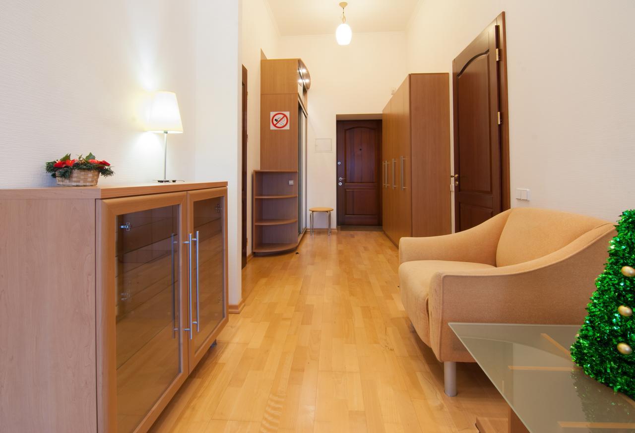 Home-Hotel Apartments-Mykhailivska Kiev Ngoại thất bức ảnh