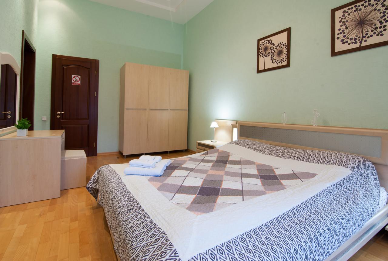 Home-Hotel Apartments-Mykhailivska Kiev Ngoại thất bức ảnh