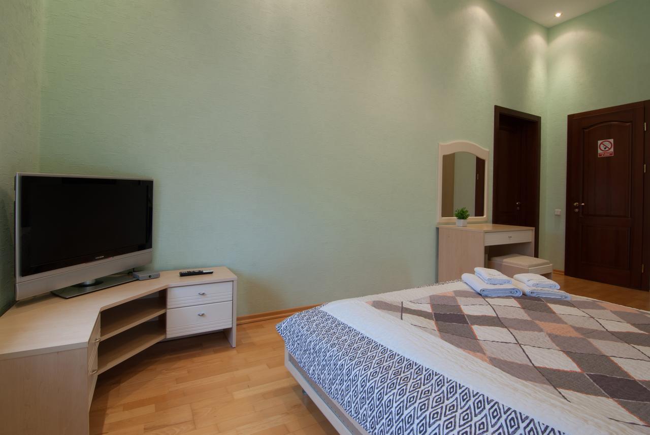 Home-Hotel Apartments-Mykhailivska Kiev Ngoại thất bức ảnh