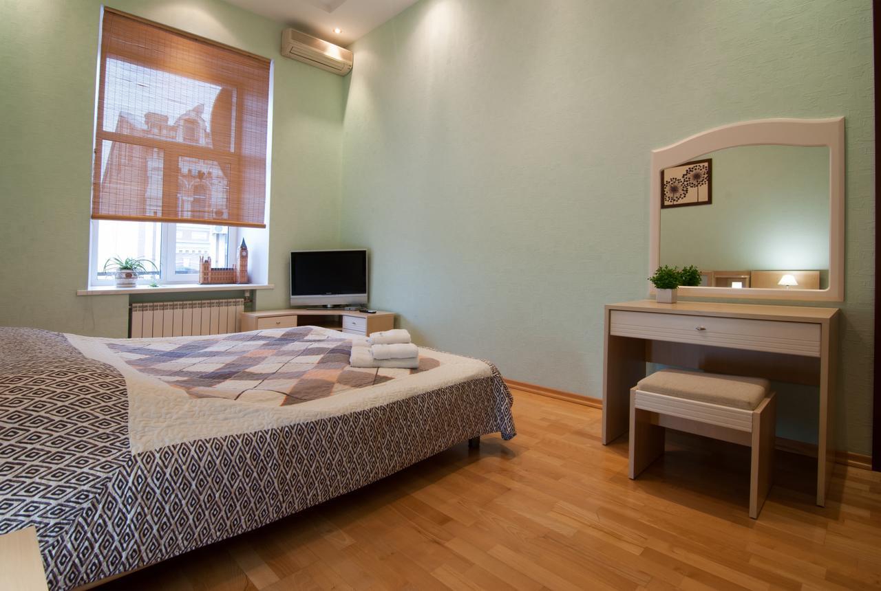 Home-Hotel Apartments-Mykhailivska Kiev Ngoại thất bức ảnh